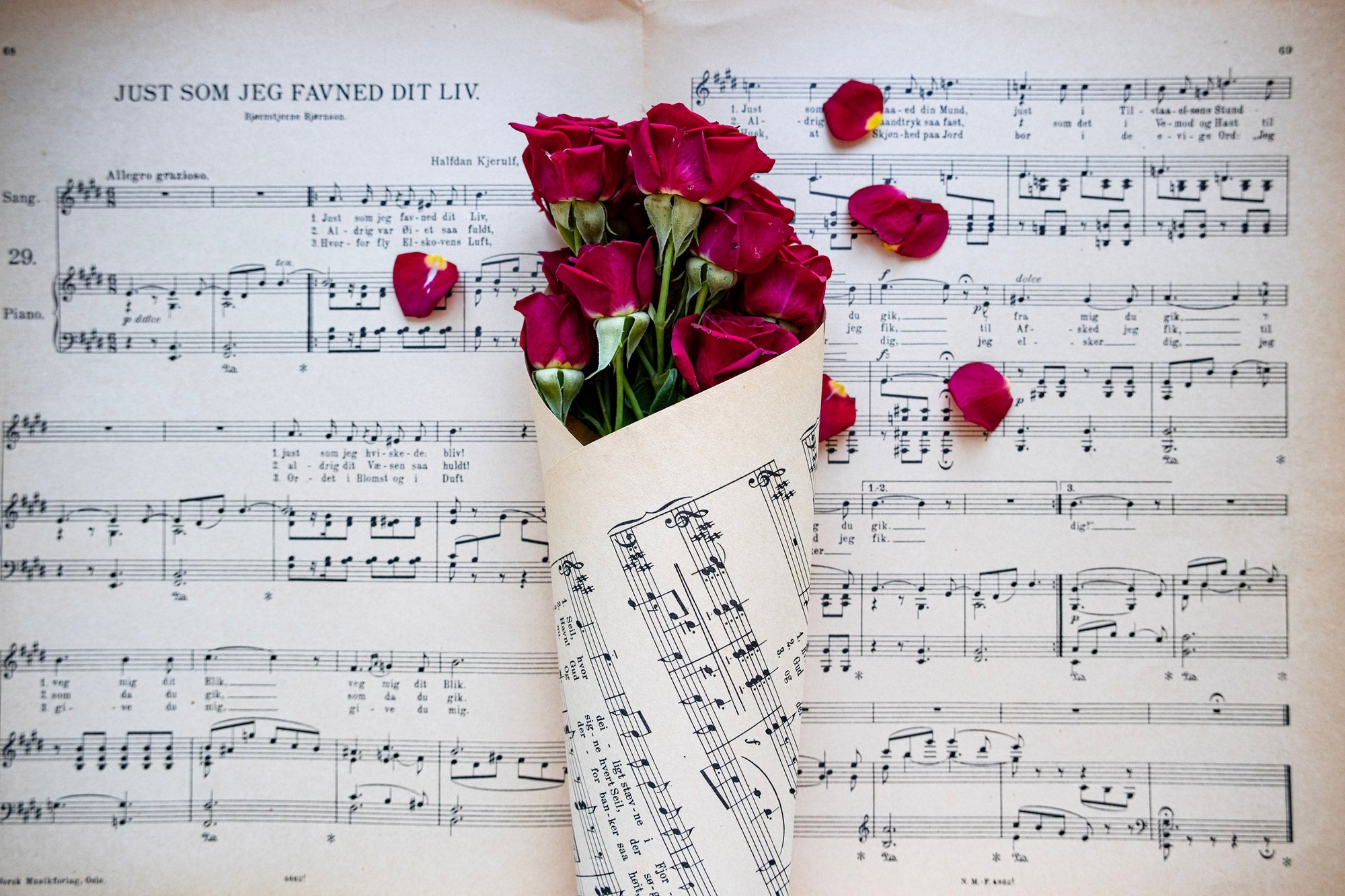Top Karaoke Love Songs for a Valentine's Day Serenade